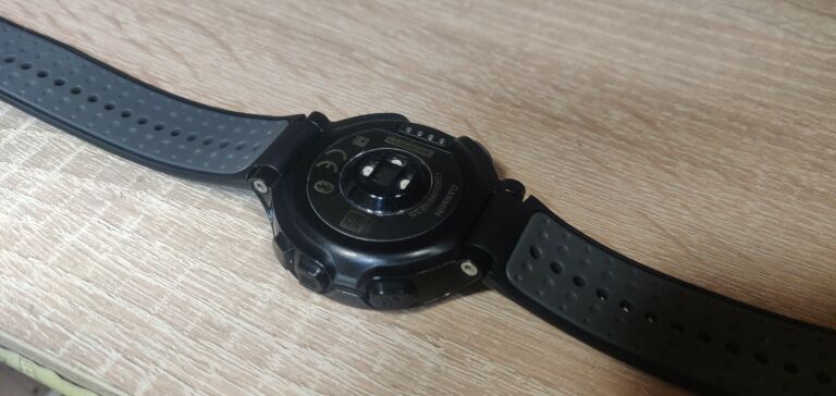 garmin-forerunner-235-pudelko-ladowarka-zobacz-funkcje-alarm