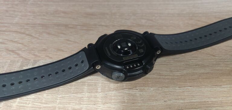 garmin-forerunner-235-pudelko-ladowarka-zobacz-marka-garmin