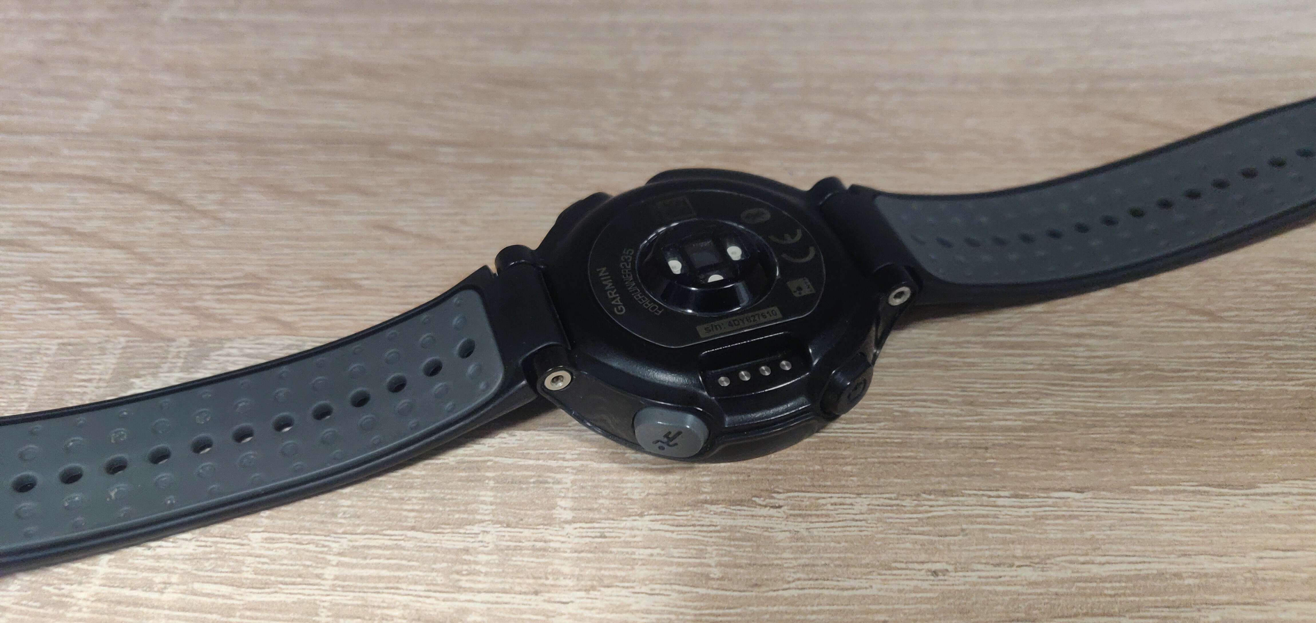 garmin-forerunner-235-pudelko-ladowarka-zobacz-marka-garmin