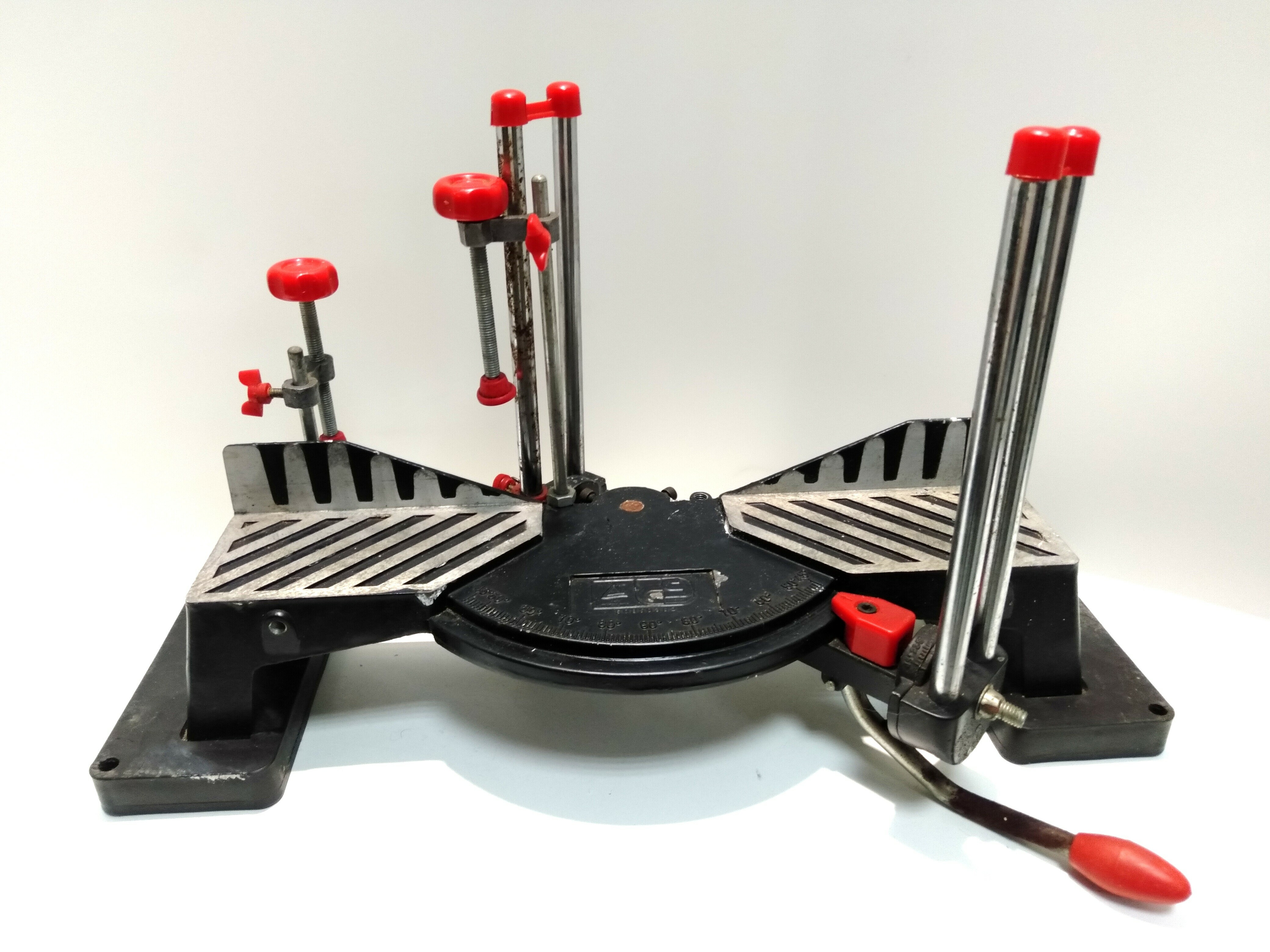 przyrznia-metalowa-z-pilka-product-id