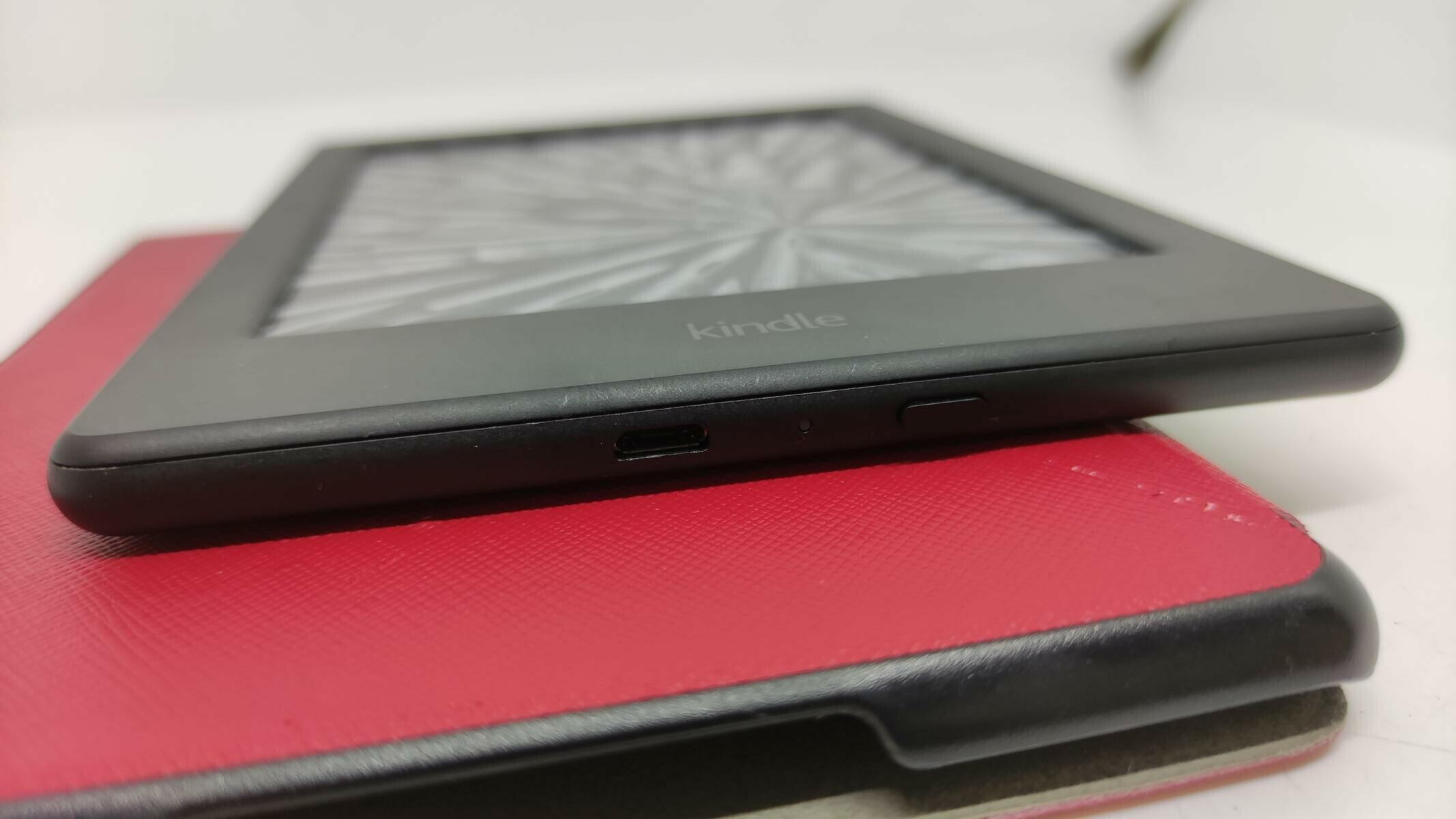 czytnik-e-book-amazon-kindle-sy69jl-marka-amazon