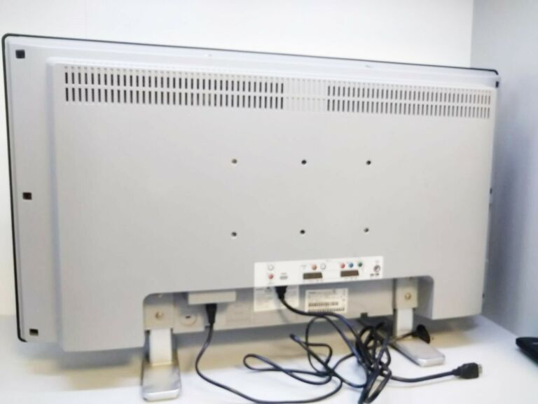 TELEWIZOR PHILIPS 26PF3321/12 Z PILOTEM