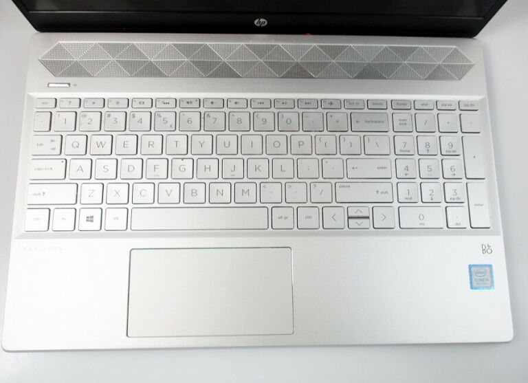 HP PAVILION 15-CS2014NW 15,6/I5/8GB/256GB