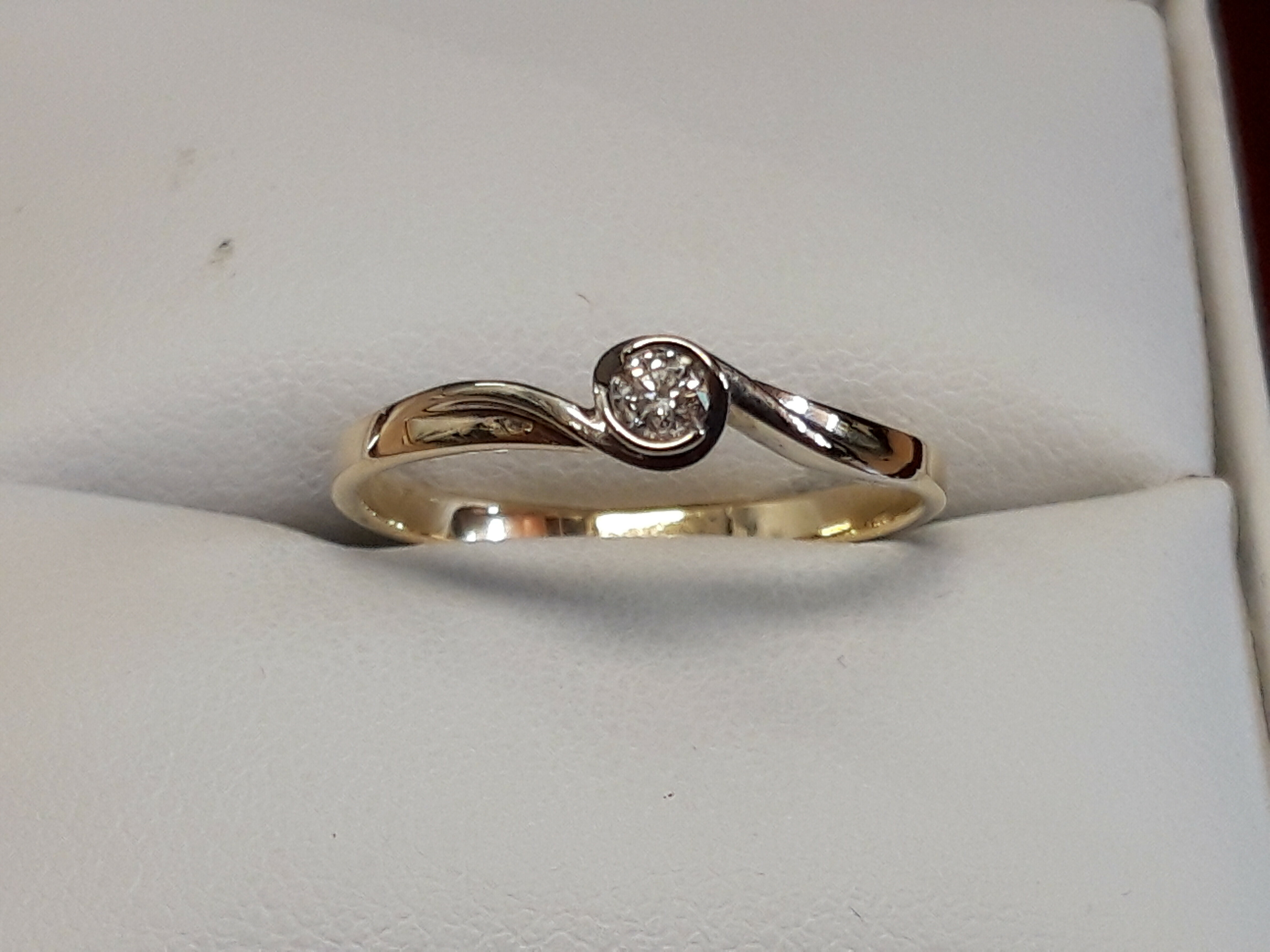 zloty-pierscionek-z-diamentem-pr585-r14-apart-marka-apart