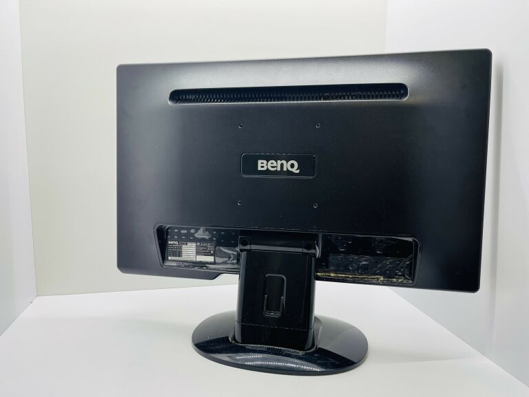 MONITOR BENQ ET-0026-8 22" + KABLE