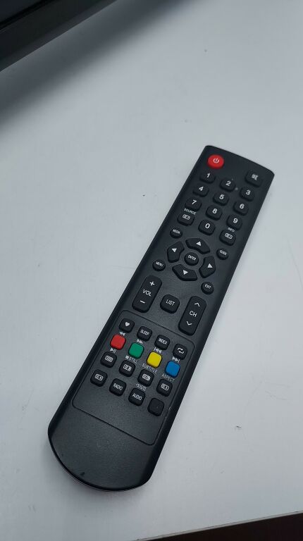 TELEWIZOR BAUHN 32 LED TV +PILOT