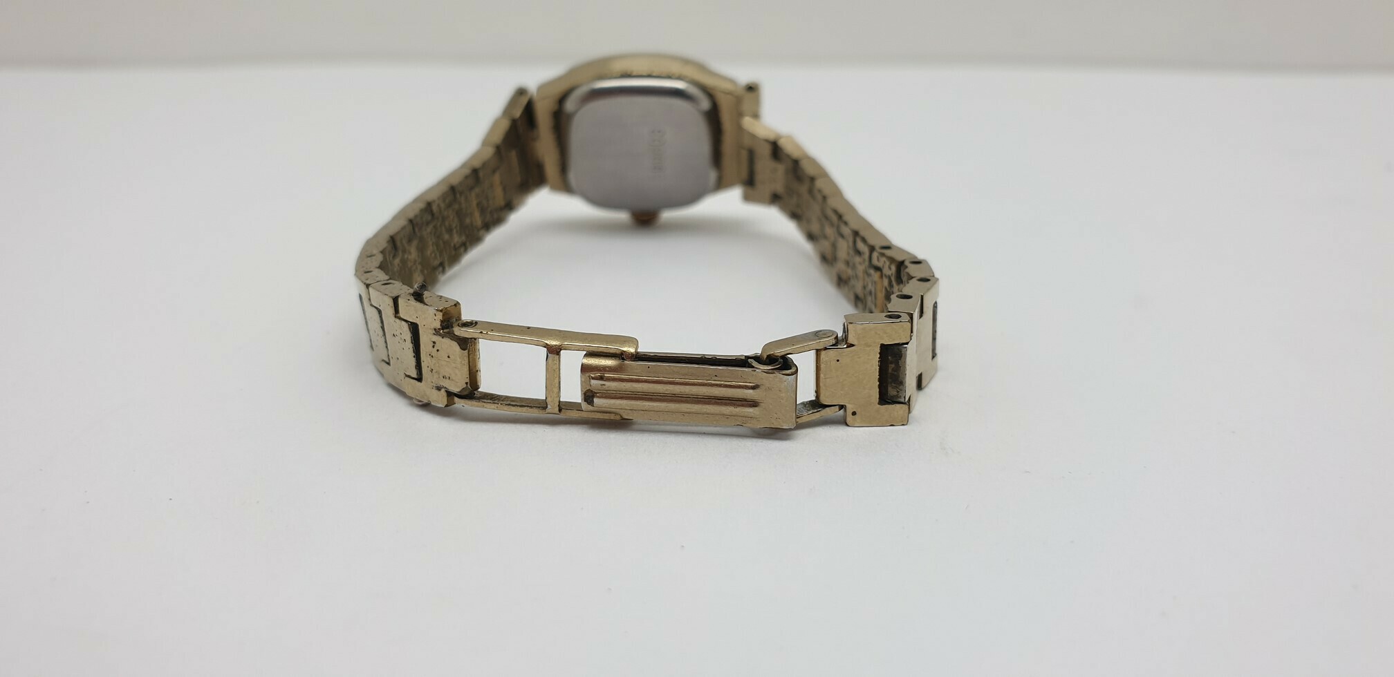 zegarek-czajka-mechanizm-mechaniczny