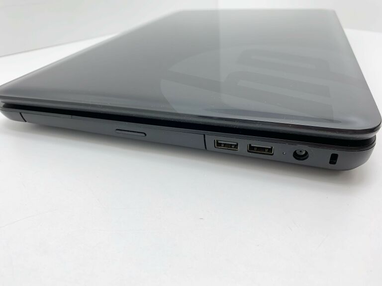 LAPTOP HP 2000 AMD E1-1500 WIN10 4 GB RAM OPIS!