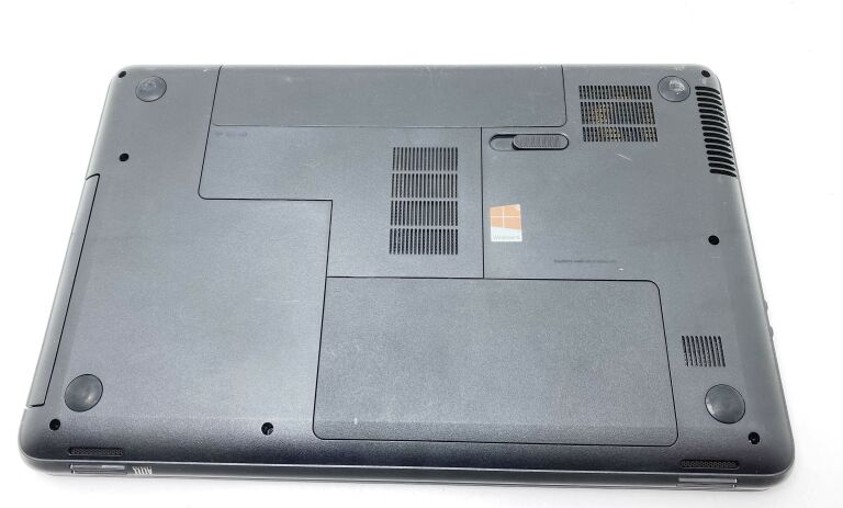 LAPTOP HP 2000 AMD E1-1500 WIN10 4 GB RAM OPIS!