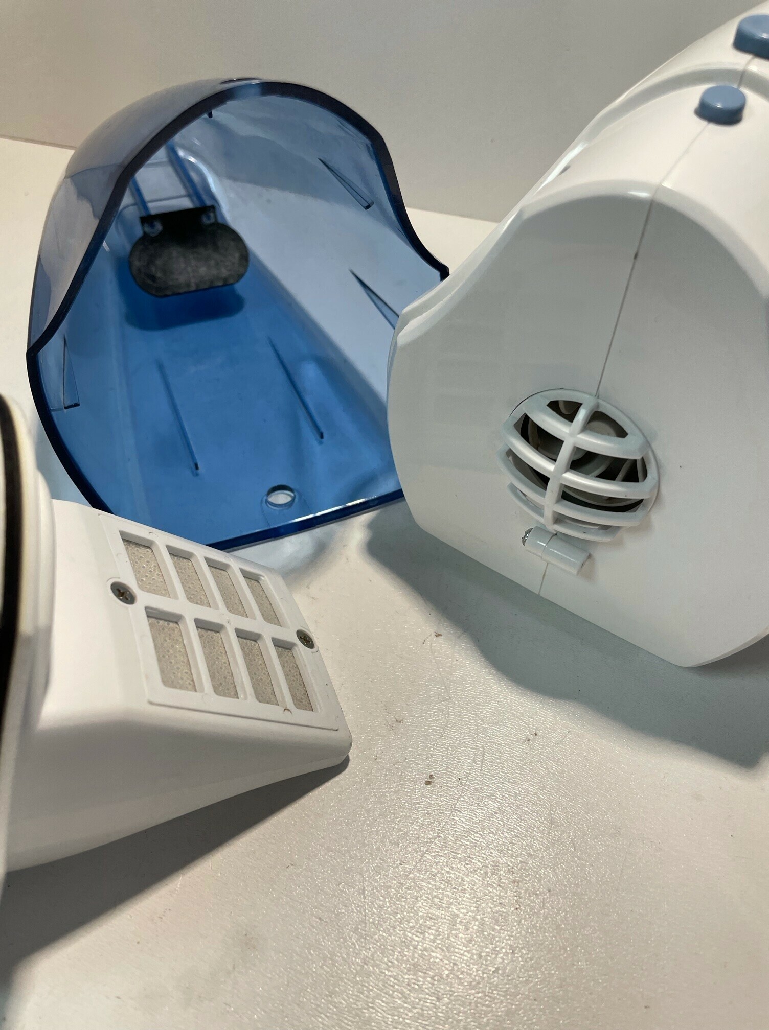 odkurzacz-samochodowy-clatronic-aks-828-marka-clatronic