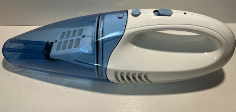 odkurzacz-samochodowy-clatronic-aks-828-kolor-dominujacy-bialy