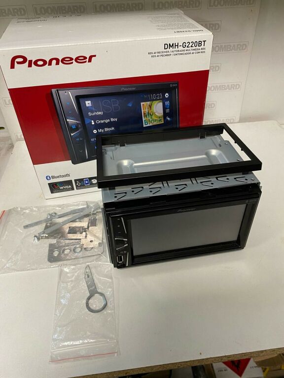 RADIO SAMOCHODOWE PIONEER DMH-G220BT