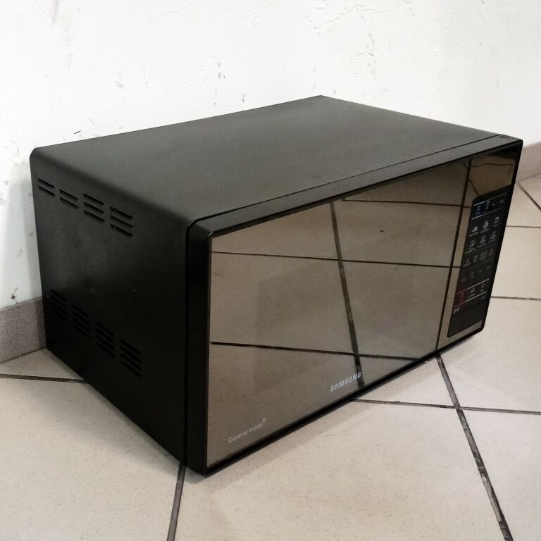 MIKROFALÓWKA SAMSUNG GE83X