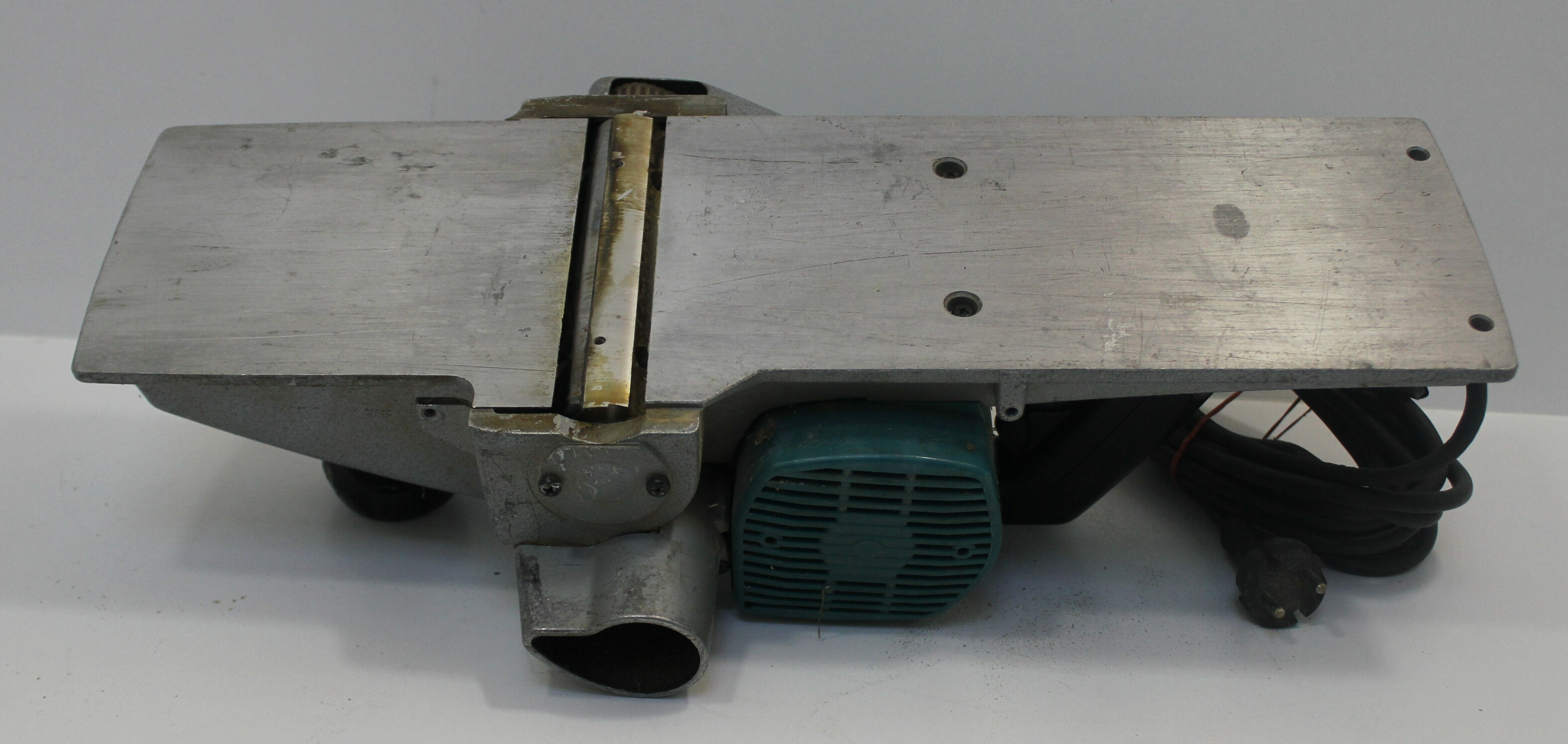 strug-ciesielski-do-drewna-makita-1806b-zasilanie-elektryczne-sieciowe