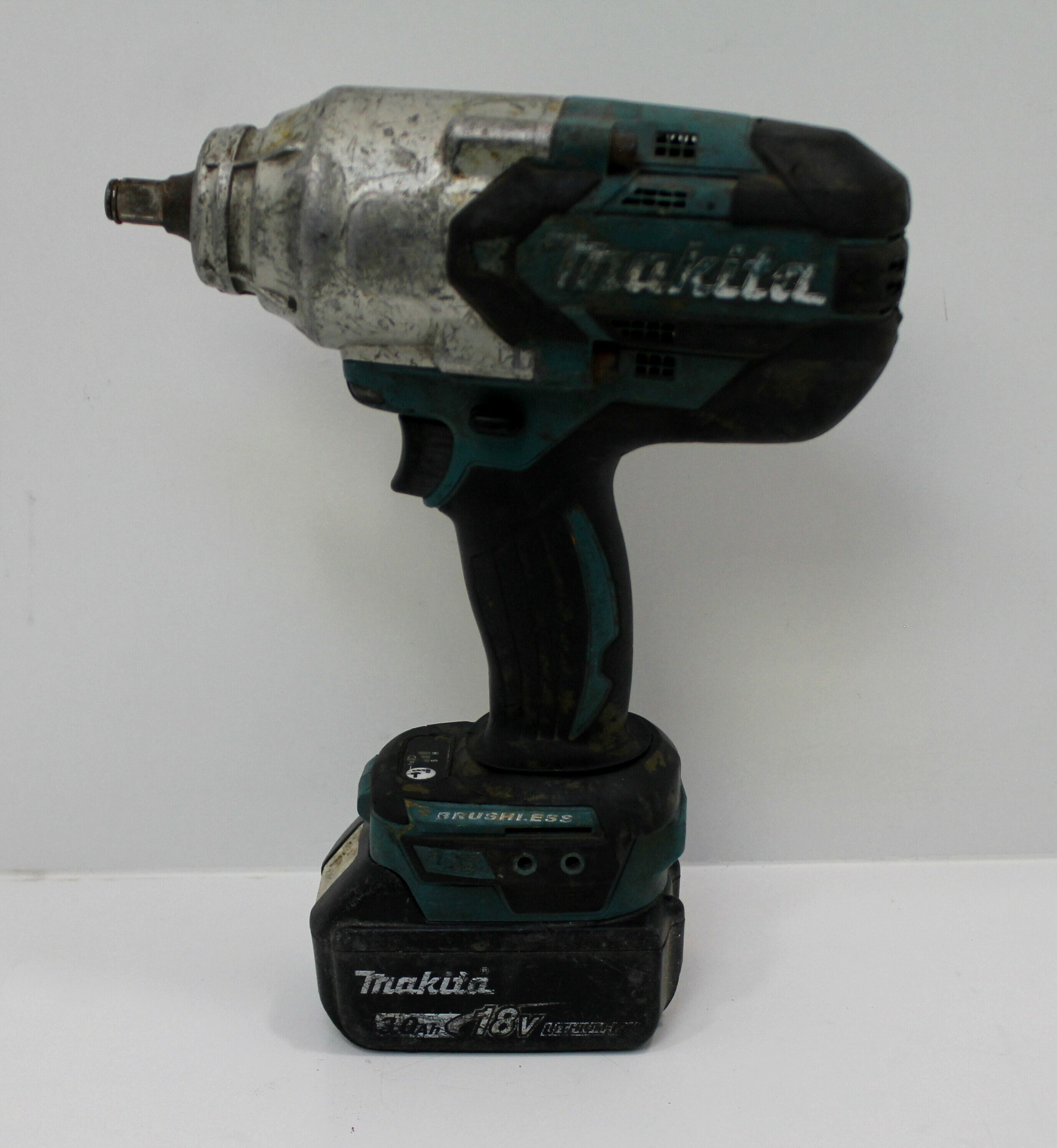 klucz-udarowy-makita-dtw-1002-stan-uzywany