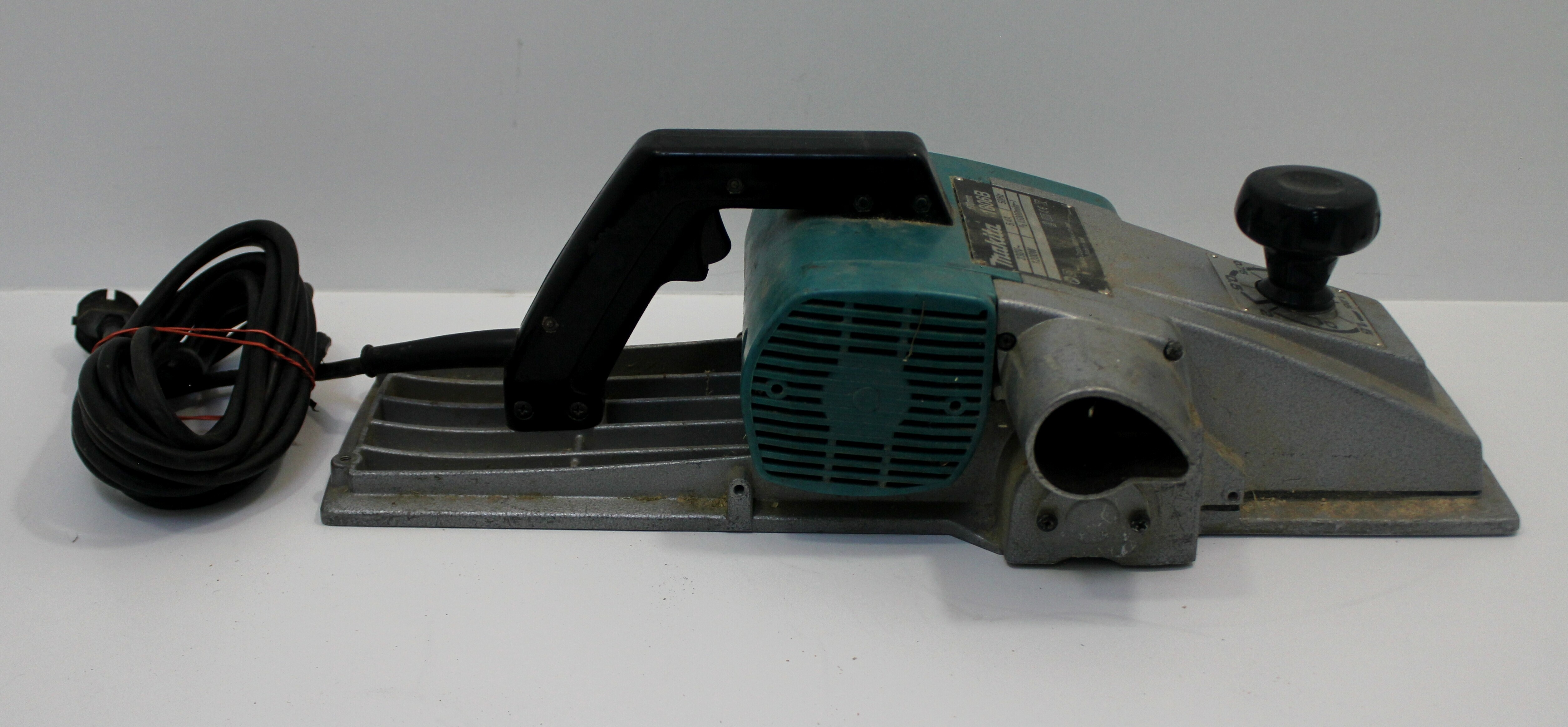 strug-ciesielski-do-drewna-makita-1806b-stan-uzywany