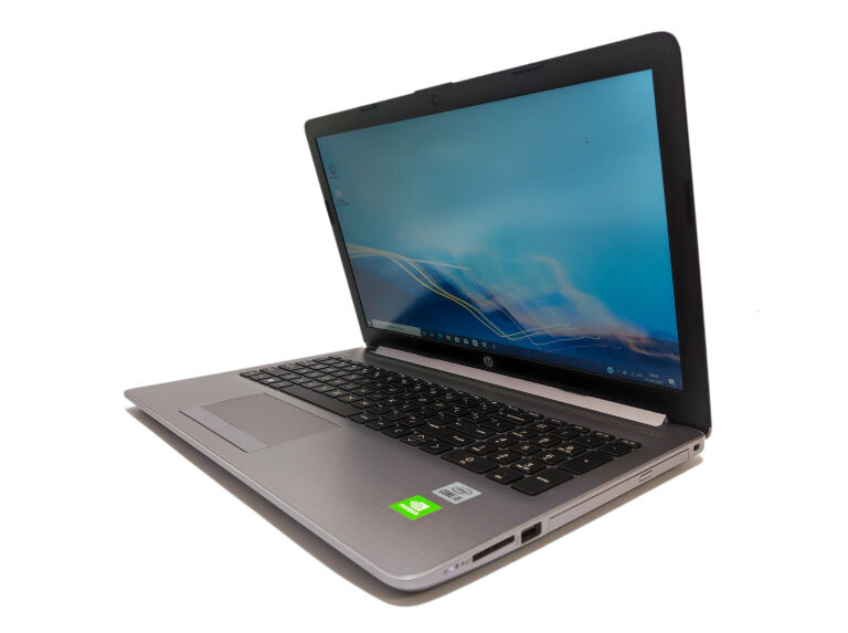 LAPTOP HP 250 G7 I5-1035G1|8GB RAM|256SSD MX110