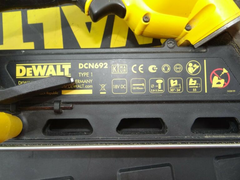 GWOŹDZIARKA DEWALT DCN692