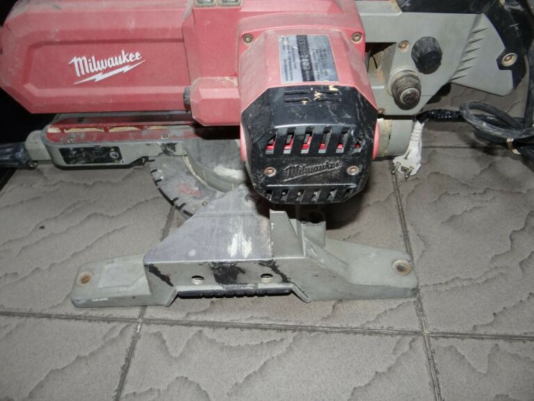 UKOŚNICA MILWAUKEE 4483 33