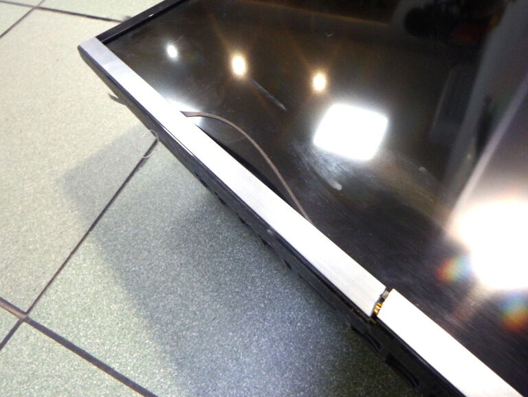 TV SAMSUNG UE55KU6470S USZKODZONY