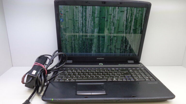 LAPTOP EMACHINES G520 WIN7 3GB OPIS