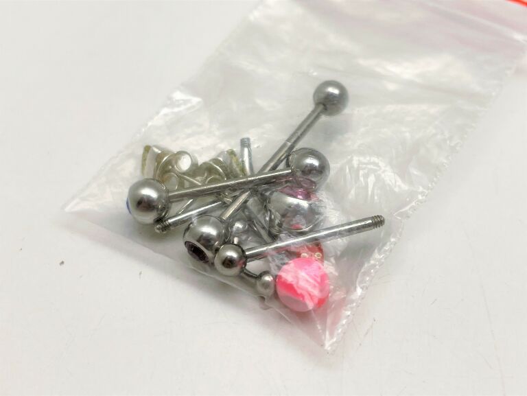 zestaw-kolczykow-stal-chirurgiczna-jednosci-narodowej-45-sj-wroclaw