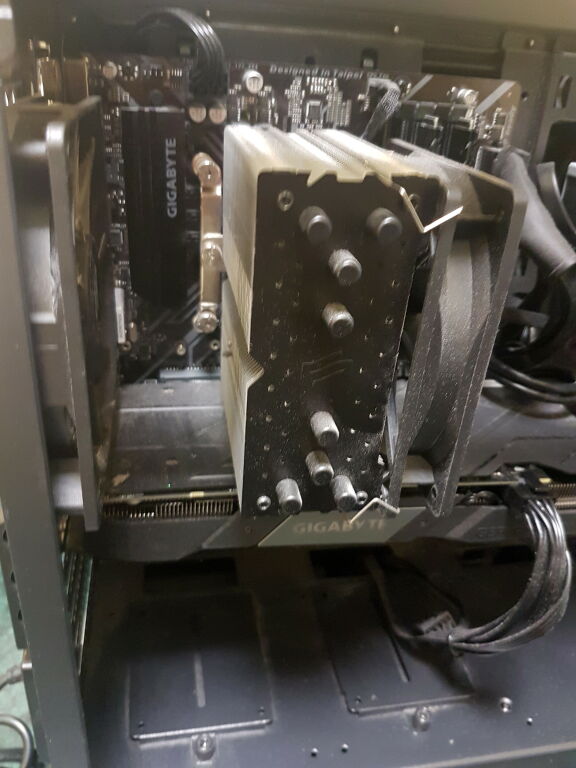 KOMPUTER GAMINGOWY I5/500GB SSD/16GB RAM/GTX 1660
