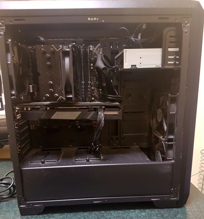 KOMPUTER GAMINGOWY I5/500GB SSD/16GB RAM/GTX 1660