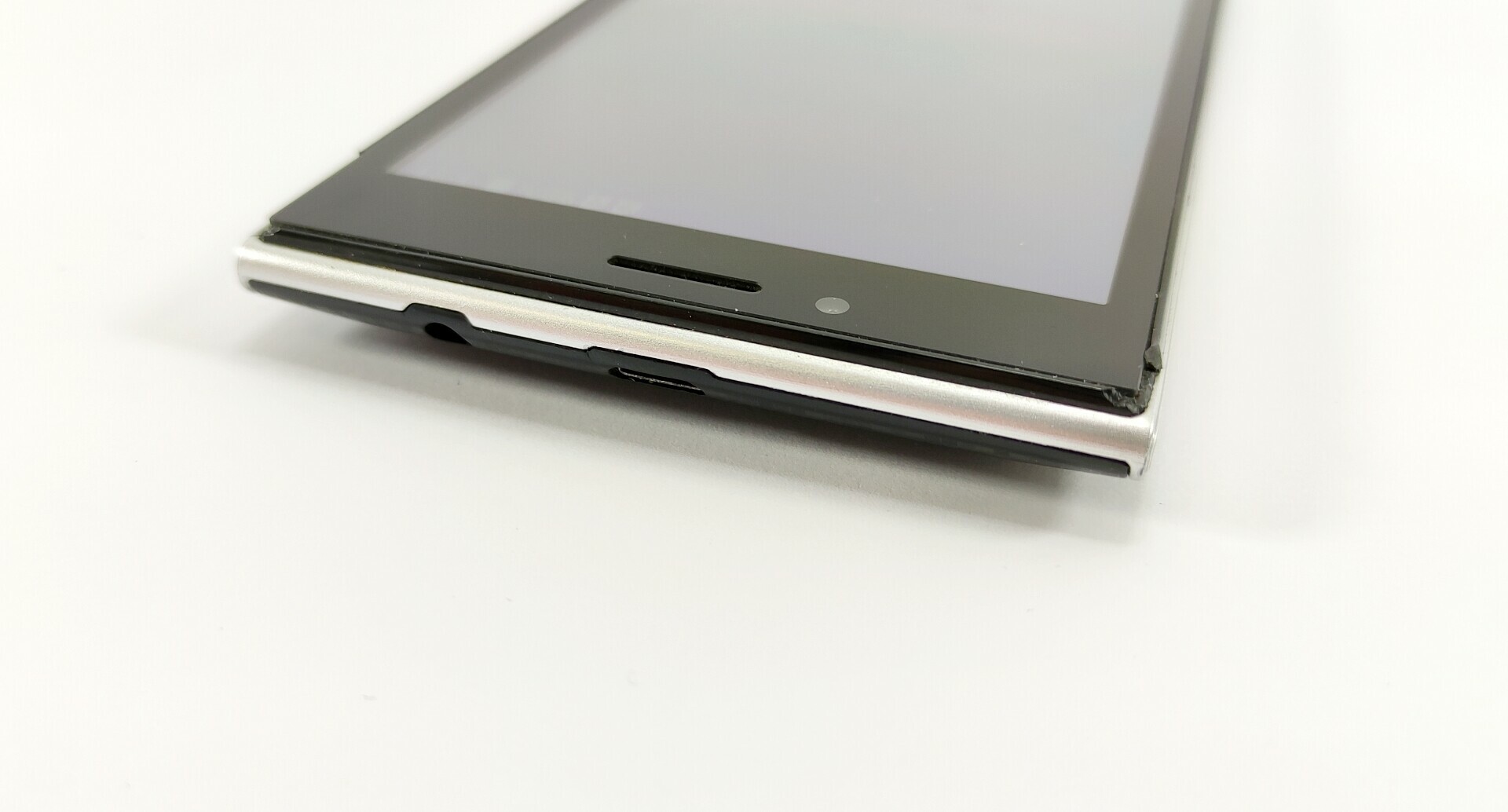 telefon-q-smart-mb5012-kazda-siec-kod-producenta-mb5012