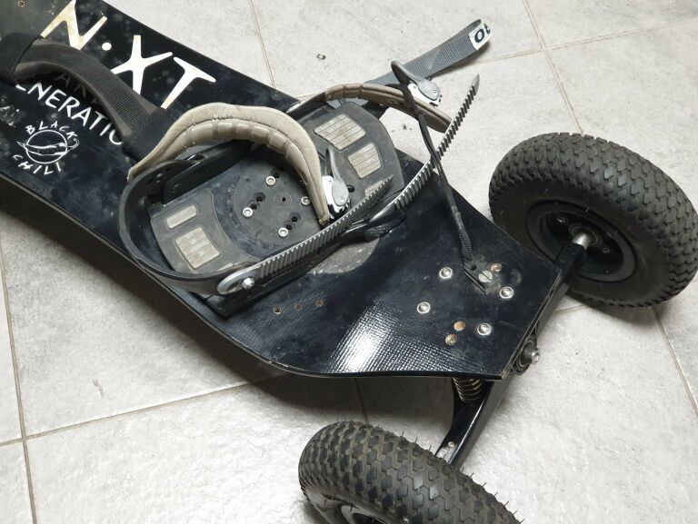 MOUNTAINBOARD N XT BLACK CHILI