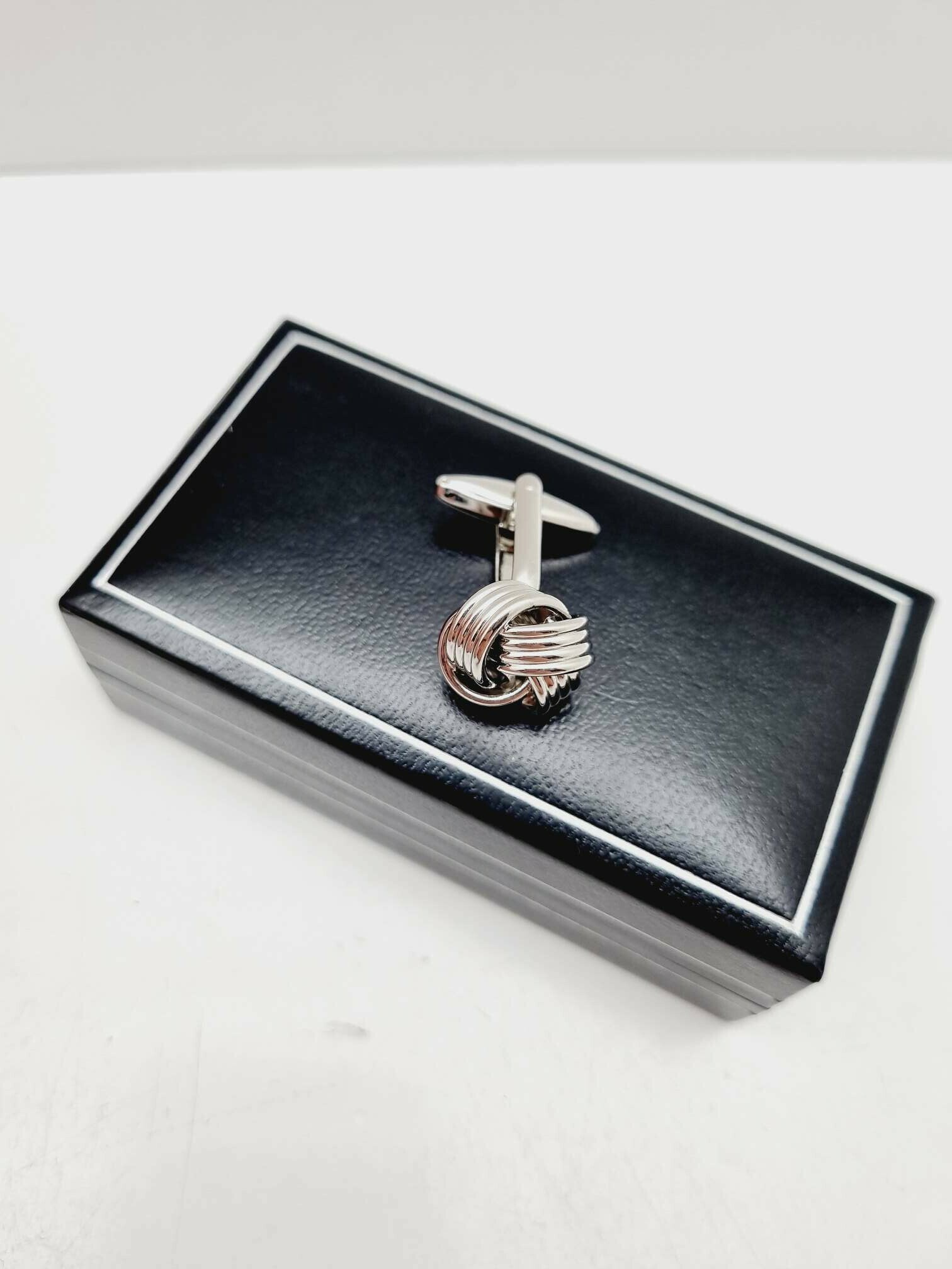 lindenmann-spinki-do-mankietow-z-efektem-plecionk-kamien-bez-kamienia