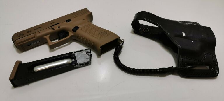 UMAREX PISTOLET GBB GLOCK 19X CO2 COYOTE (2.6435)