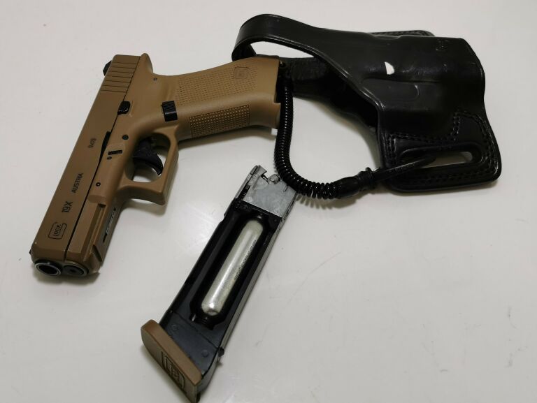 UMAREX PISTOLET GBB GLOCK 19X CO2 COYOTE (2.6435)
