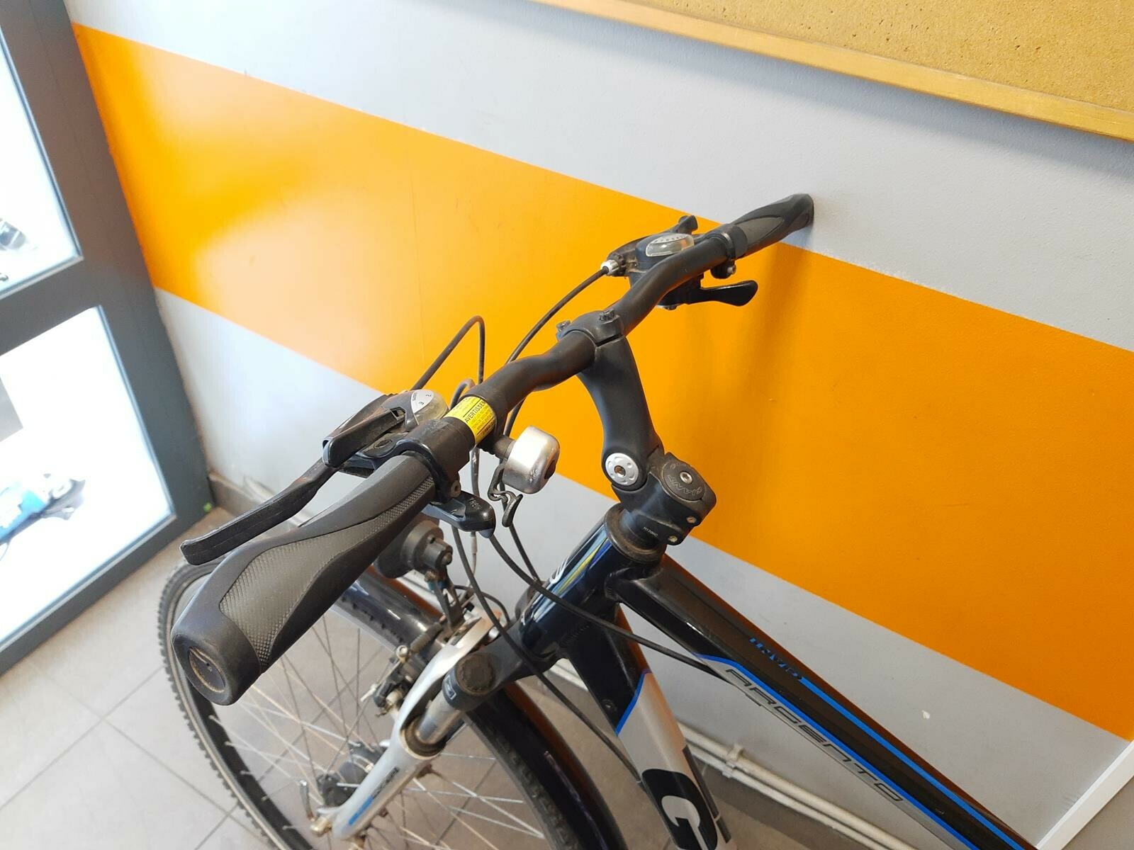 rower-trekkingowy-meski-giant-argento-rs-3-kolor-czarny