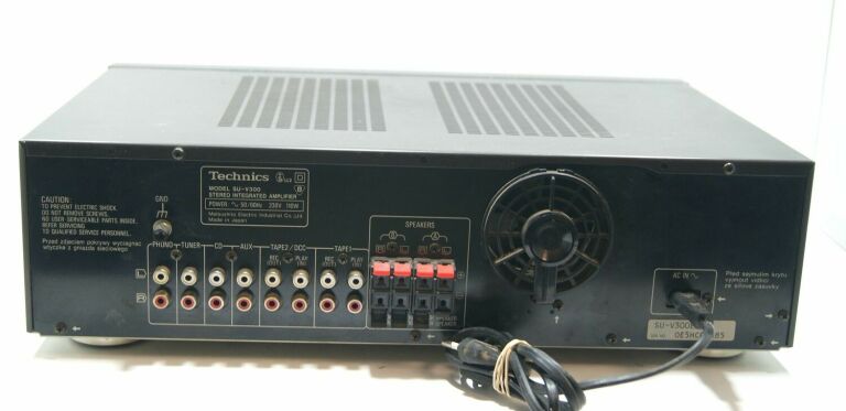 SUPER WZMACNIACZ STEREO TECHNICS SU-V300
