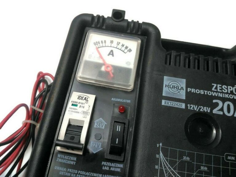 PROSTOWNIK ŁADOWARKA KUKLA 12V/24V 20A BK122420