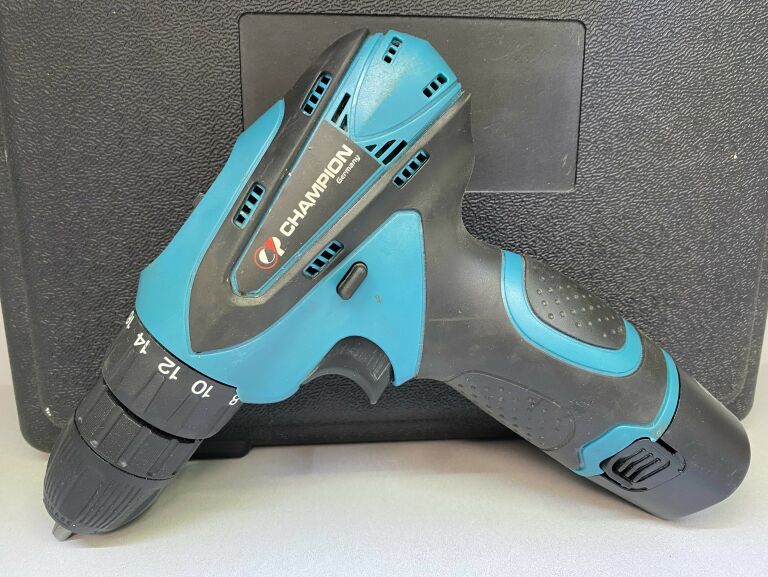 wkretarka-champion-cp-1515-super-zestaw-napiecie-v-18-v