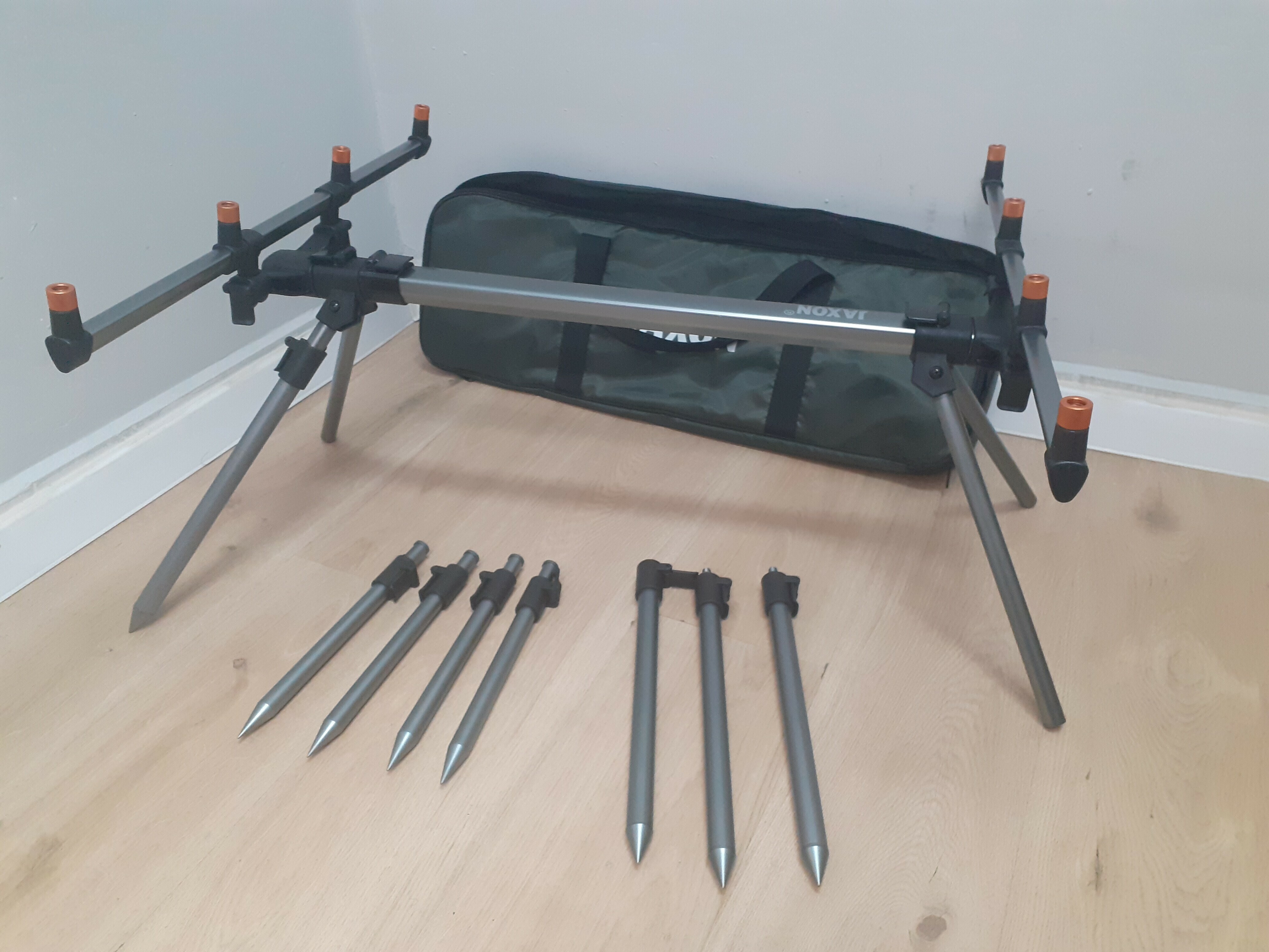 stanowisko-karpiowe-jaxon-stojak-rod-pod-jagiellonska-14-sanok-tsc2-spj