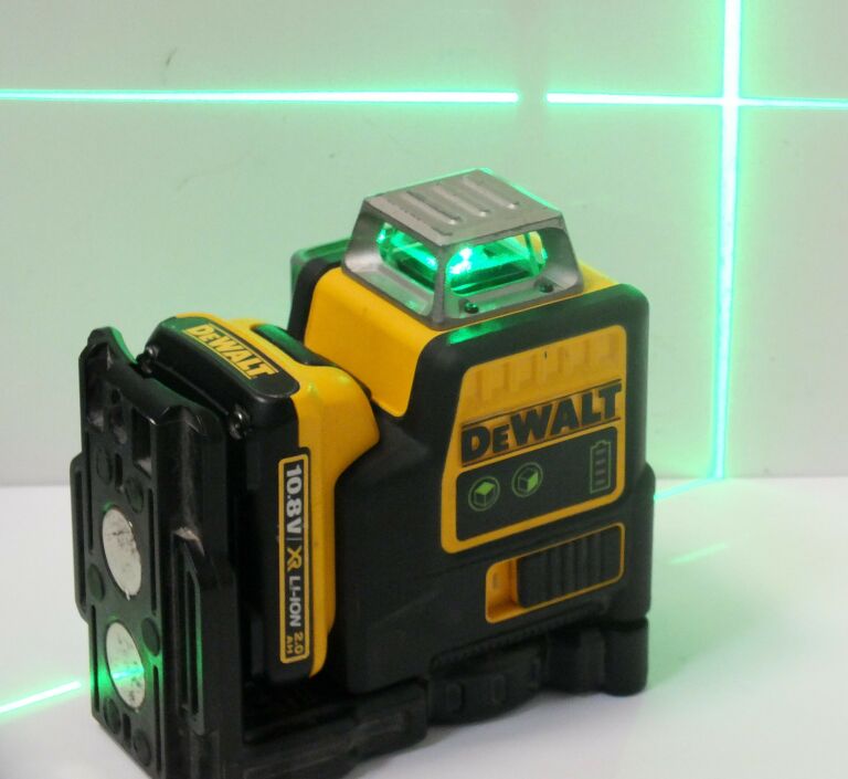 LASER KRZYŻOWY DEWALT DCE0811G + AKU 2AH 10,8V