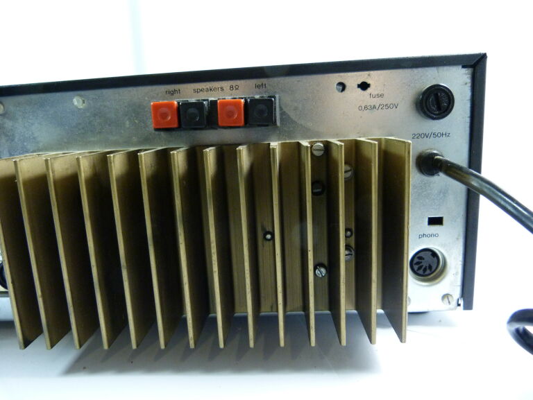 AMPLITUNER UNITRA AT 9010