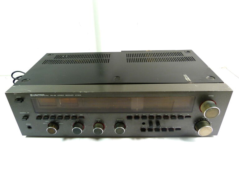 AMPLITUNER UNITRA AT 9010