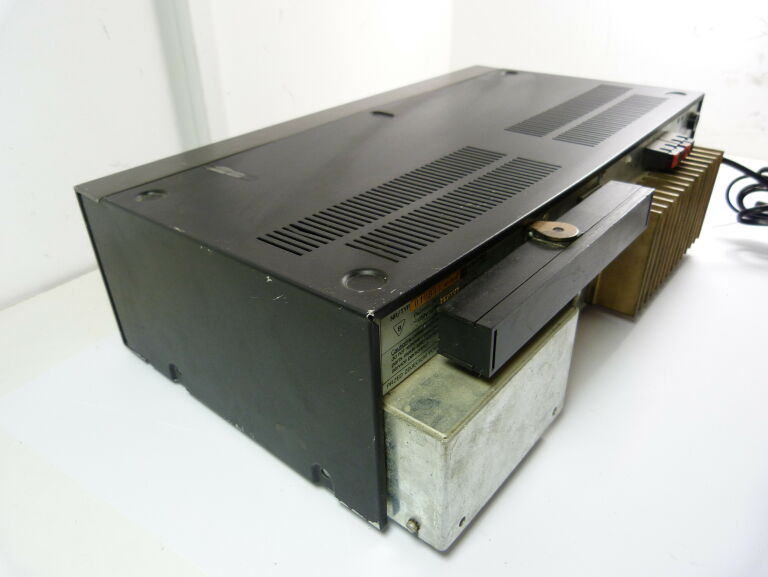 AMPLITUNER UNITRA AT 9010