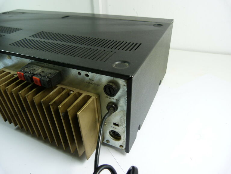 AMPLITUNER UNITRA AT 9010