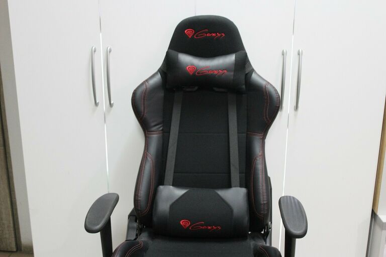 FOTEL GAMINGOWY GENESIS NITRO 550