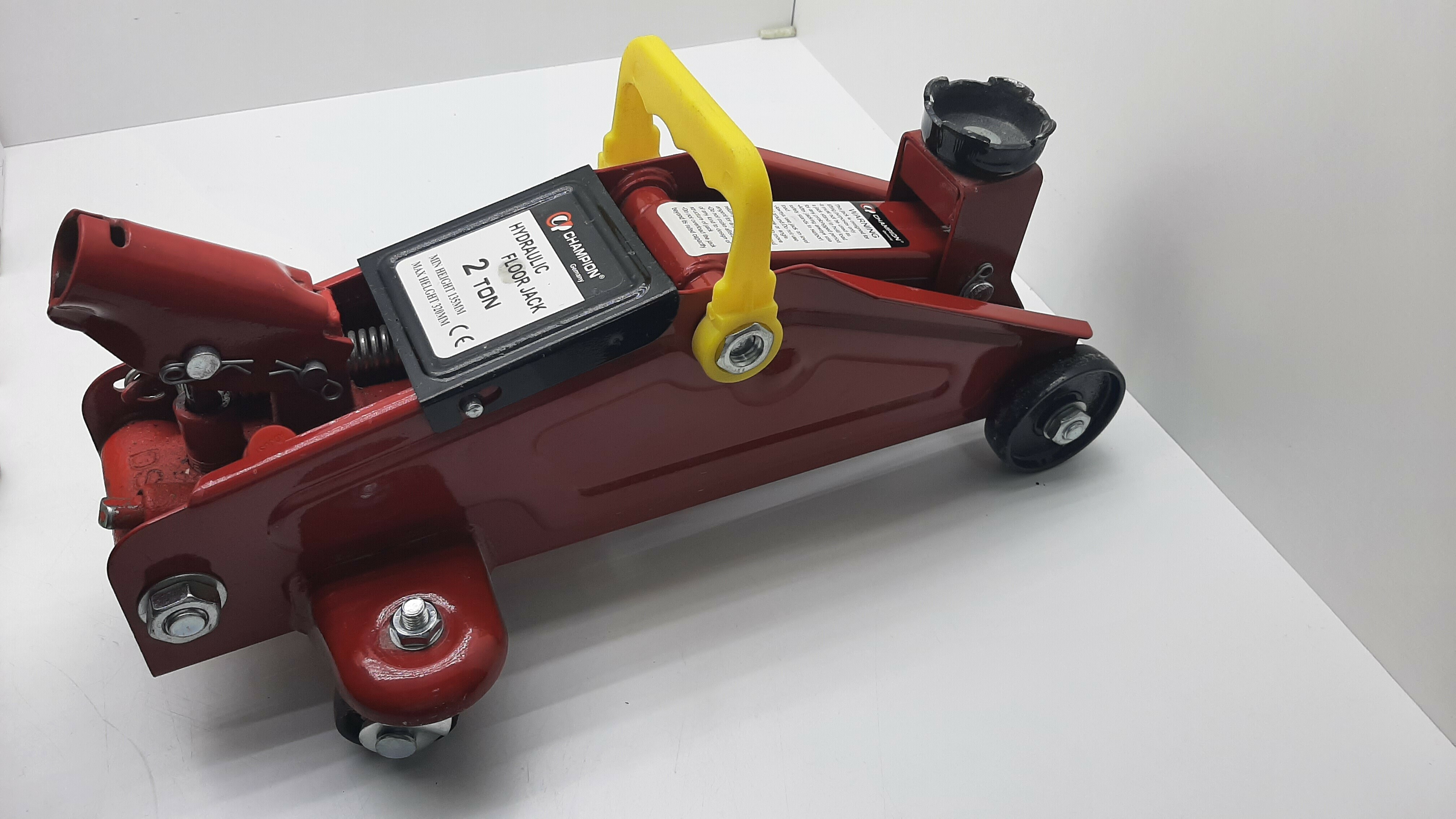 podnosnik-hydrauliczny-champion-2-tony-marka-champion
