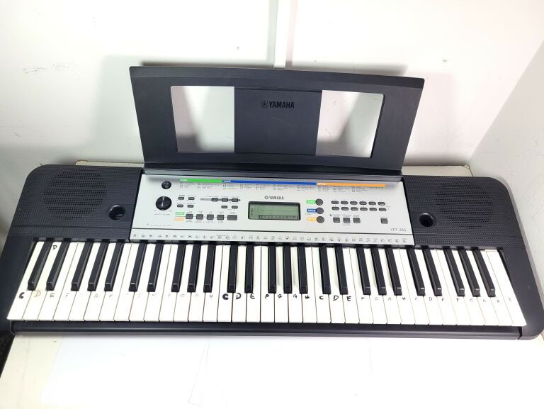 zadbany-keyboard-cyfrowy-yamaha-ypt-255-stojak-stan-uzywany