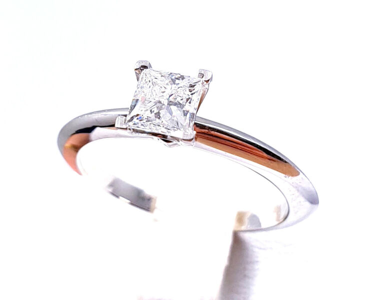 pierscionek-zareczynowy-tiffany-diament-platyna-stan-uzywany