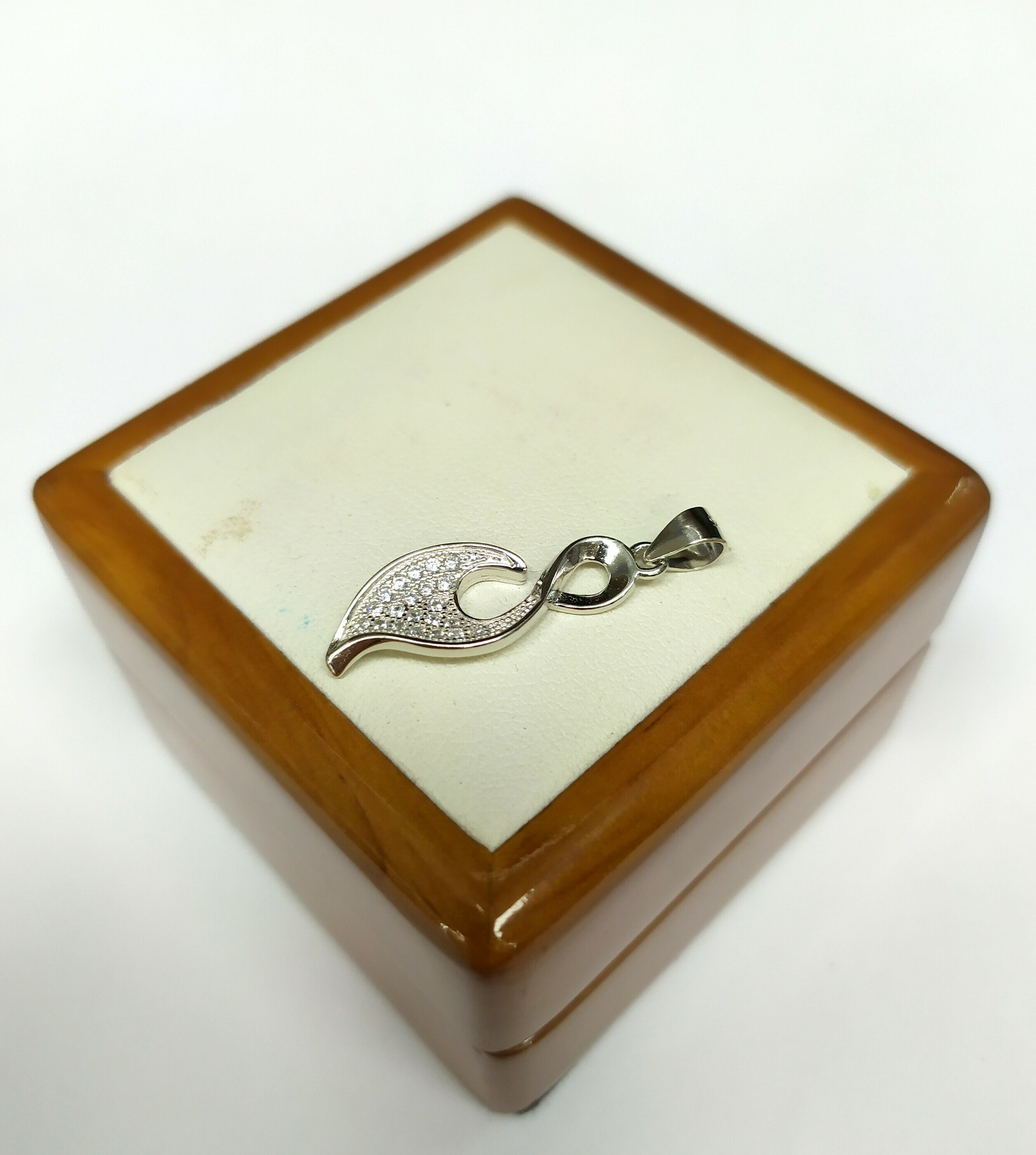 srebrna-zawieszka-z-54-niepodleglosci-393-gryfice