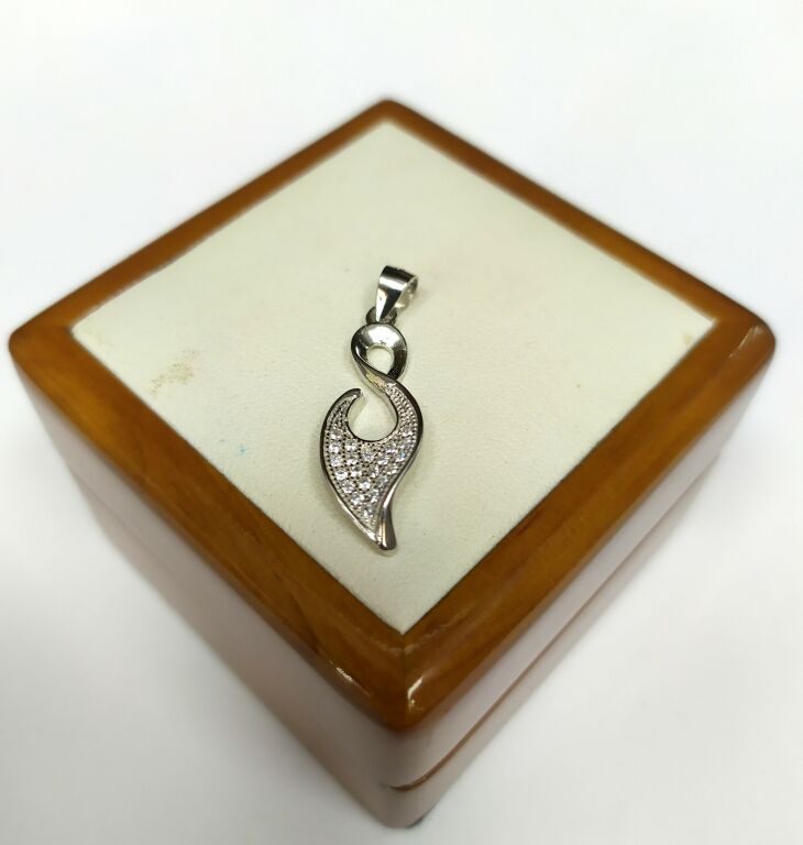 srebrna-zawieszka-z-54-stan-powystawowy
