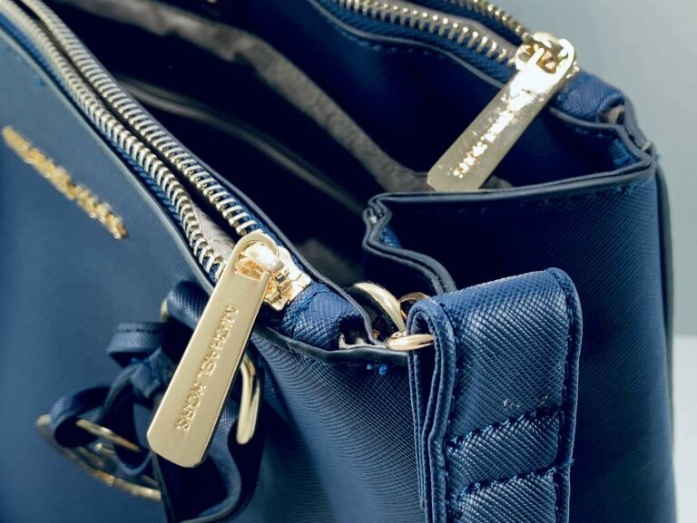 torebka-michael-kors-niebieska-kolor-niebieski